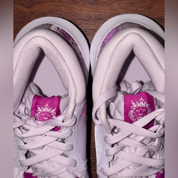 Nike lebron